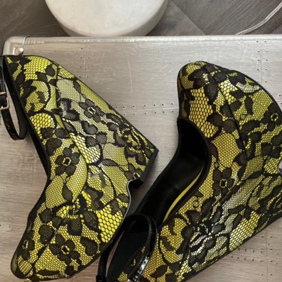 New ALDO OLMOS black lace and neon yellow 6.5/37 - Picture 6 of 10